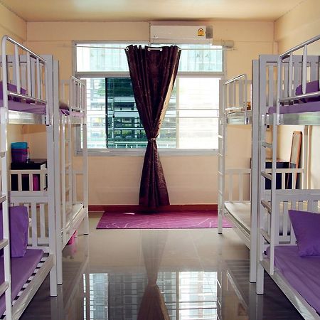 Small Elephant Hostel Bangkok Eksteriør bilde