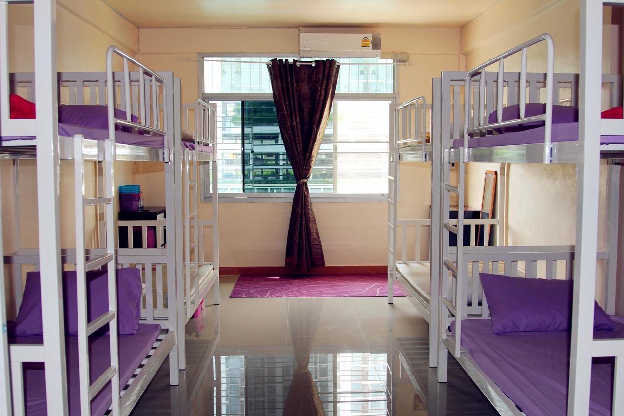 Small Elephant Hostel Bangkok Eksteriør bilde