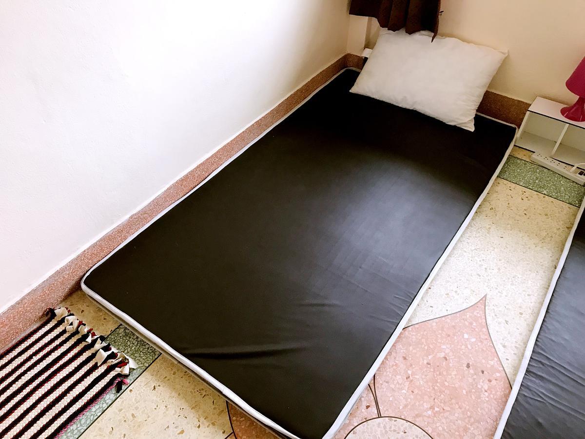 Small Elephant Hostel Bangkok Eksteriør bilde